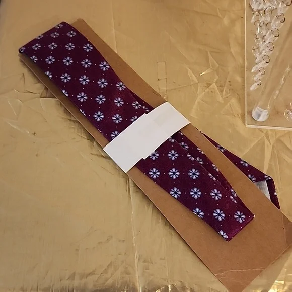 MEN'S DRESS TIE - Picture 2 of 3